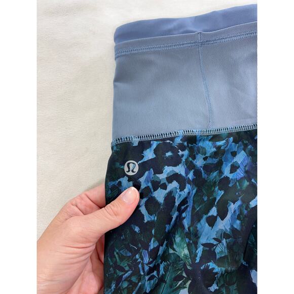 Lululemon Running in the City Floral 7/8 Tight Leggings Size 2 - Picture 4 of 8